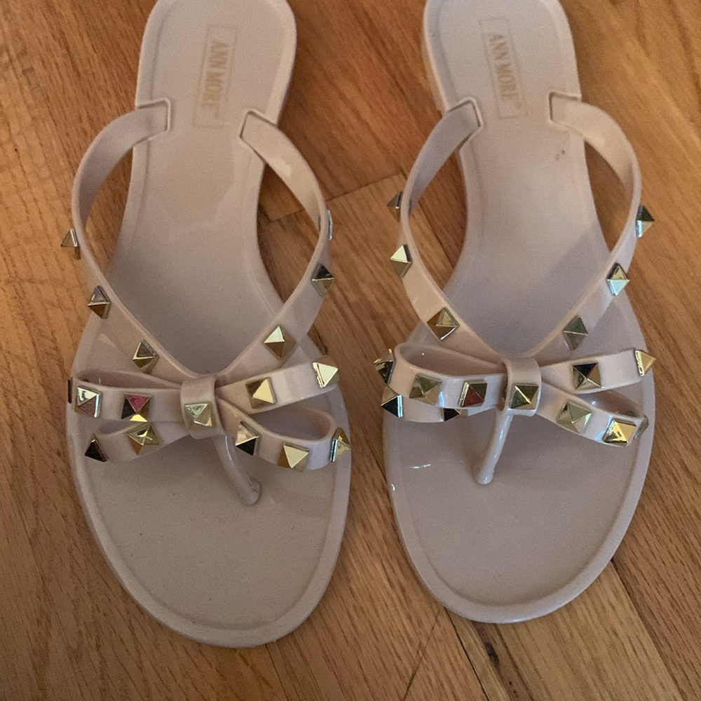 Gently used, ANN MORE Light Pink With Gold Studs 🌟 - Picture 2 of 5